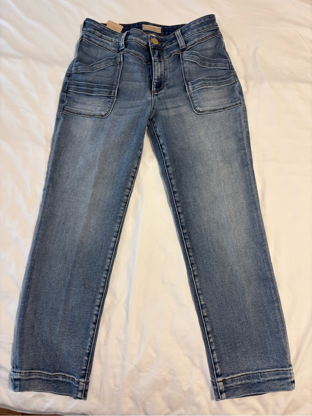Kut from the Kloth Reese Straight-Leg Crop Jeans in Light/Medium Blue Wash